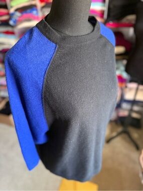 Women’s Cashmere Black Sweater with Royal Blue Raglan Sleeves PECK & PECK